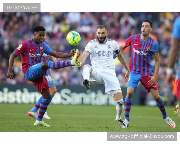 西甲焦点战引爆悬念，皇家社会稳居前列，西甲球队皇家