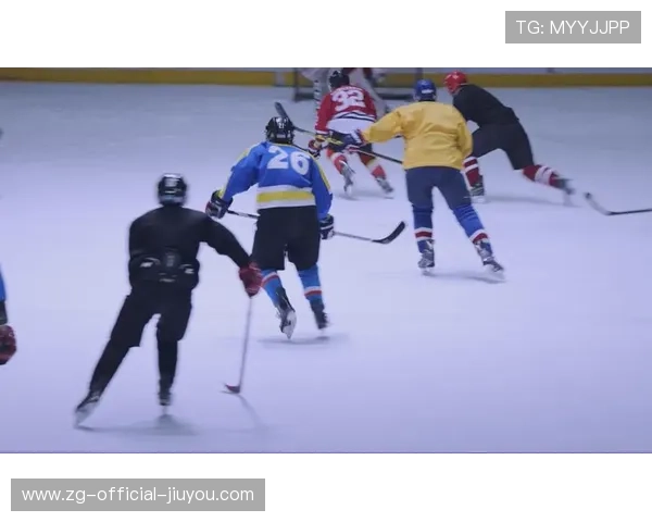 冰球联赛爆发大规模冲撞，球员被罚下达7人